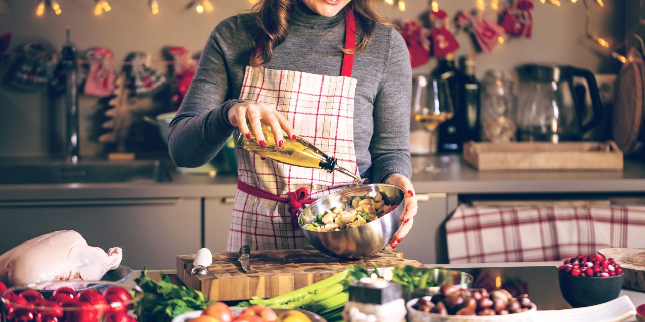 5 Easy Healthy Habits to Maintain Over the Holidays