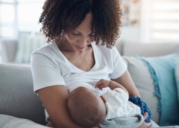Breastfeeding Tips: Everything you need to know in the first week
