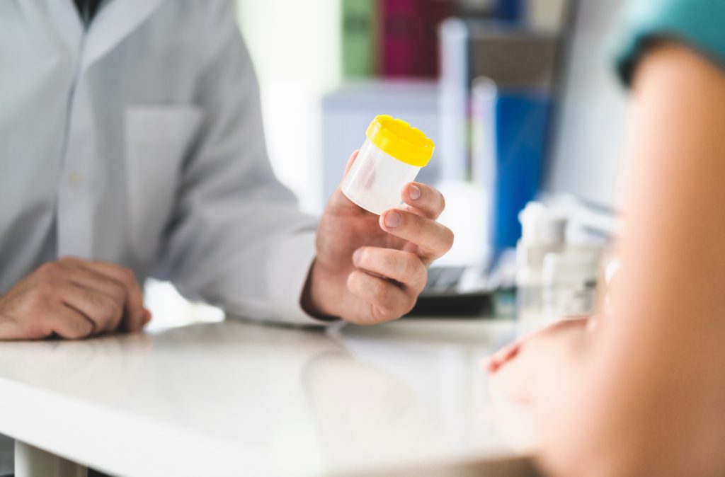 What is a healthy urine colour?