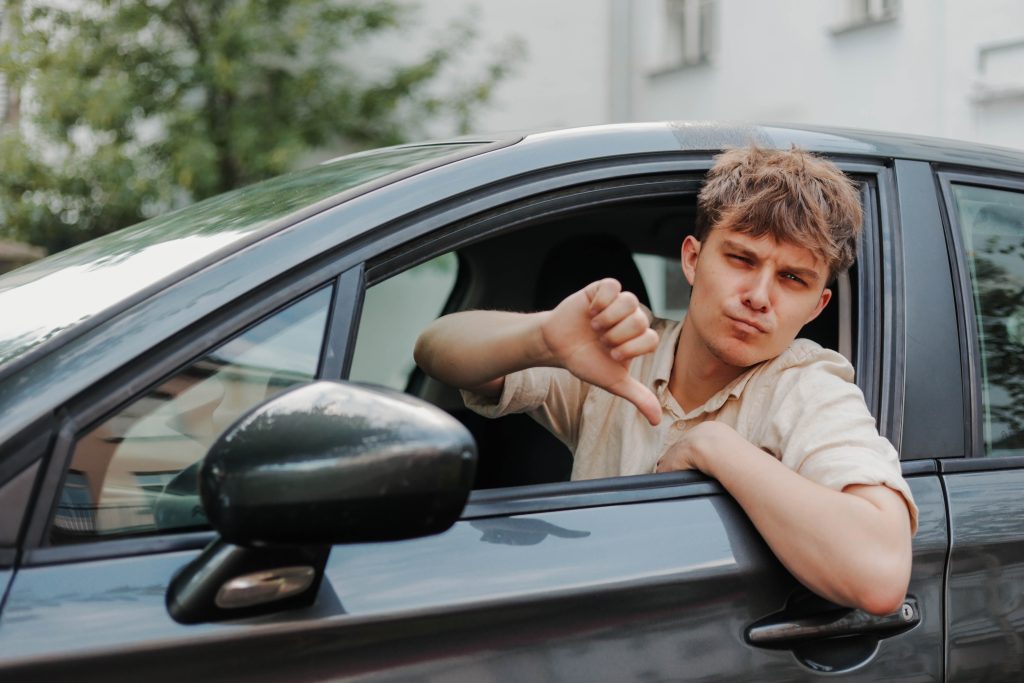 5 Bad Driving Habits to Avoid Right Now