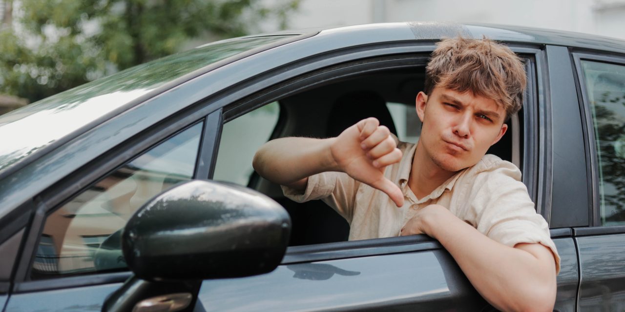 5 Bad Driving Habits to Avoid Right Now
