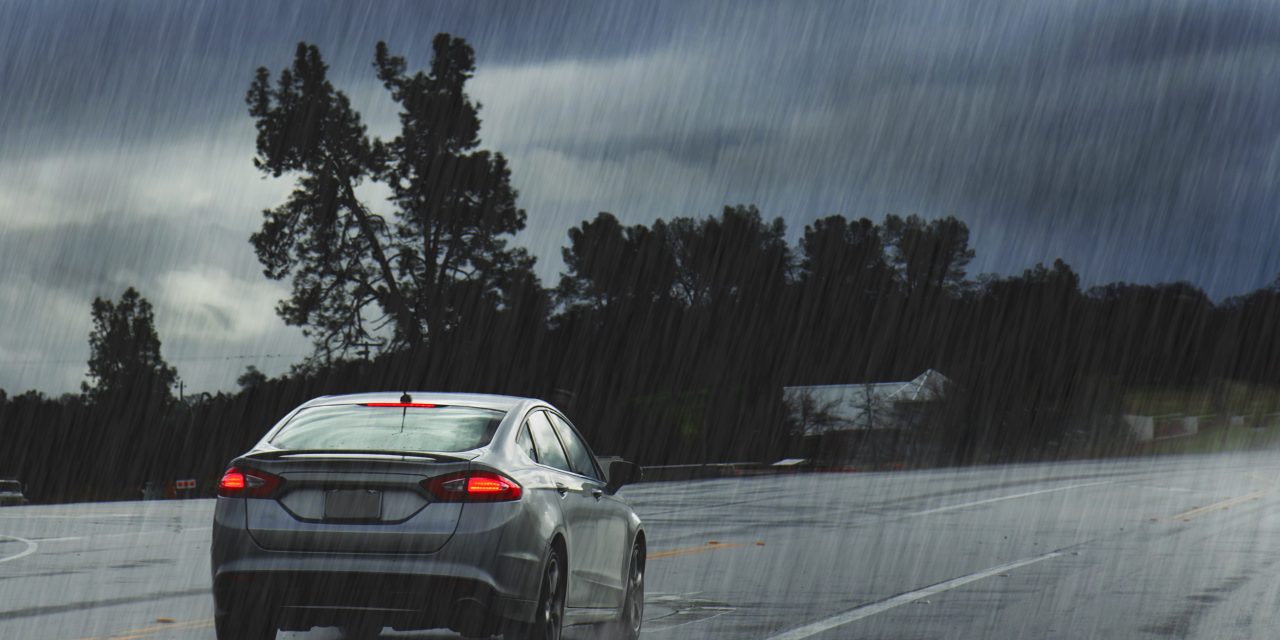 How to Drive Safely During a Summer Storm: 8 Helpful Tips