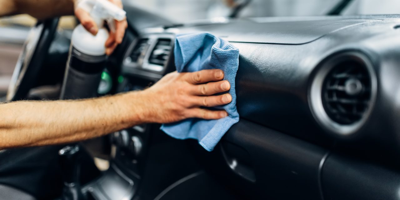 9 simple tips to clean your car interior